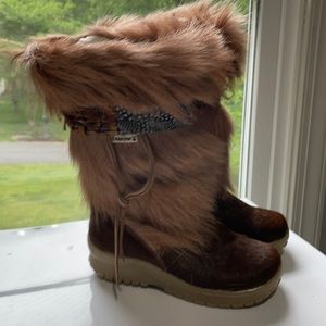 Bear paw fur boot